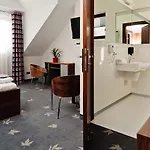 Jasmin Complex &