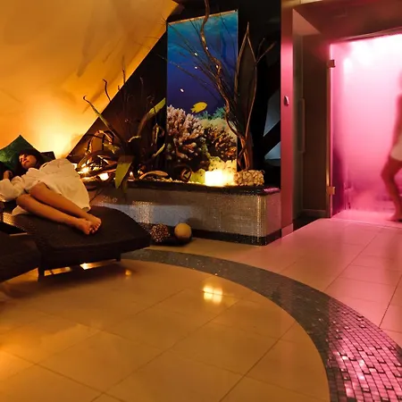 Bed & Breakfast Jasmin Complex & 4*