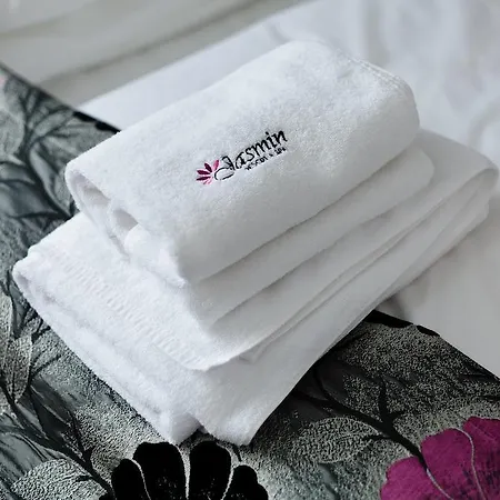 Couette-café Jasmin Complex & 4*