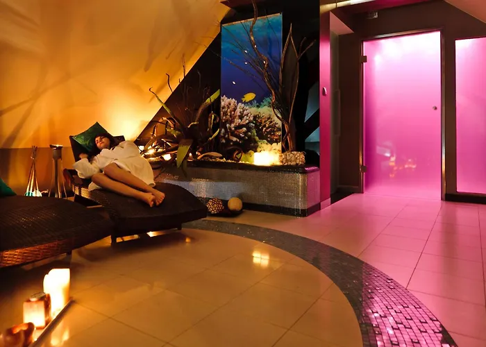 فندق مبيت وإفطار Jasmin Complex & Krzeszow Dolny