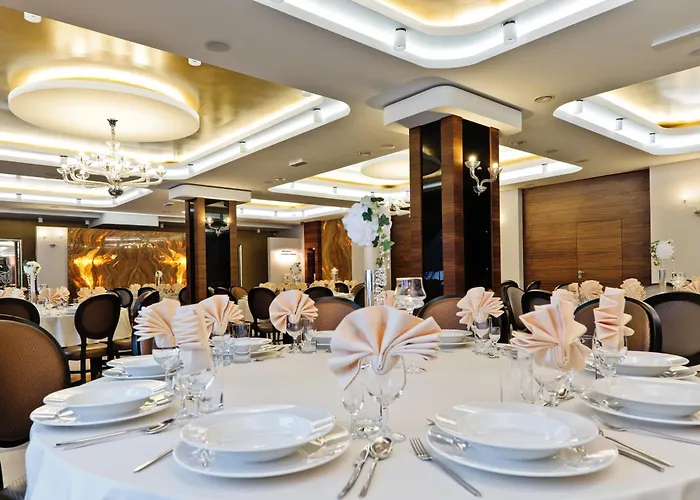 فندق مبيت وإفطار Jasmin Complex & Krzeszow Dolny