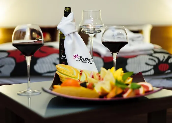 فندق مبيت وإفطار Jasmin Complex & Krzeszow Dolny