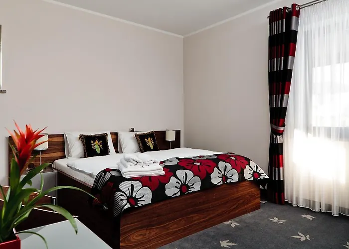 فندق مبيت وإفطار Jasmin Complex & Krzeszow Dolny